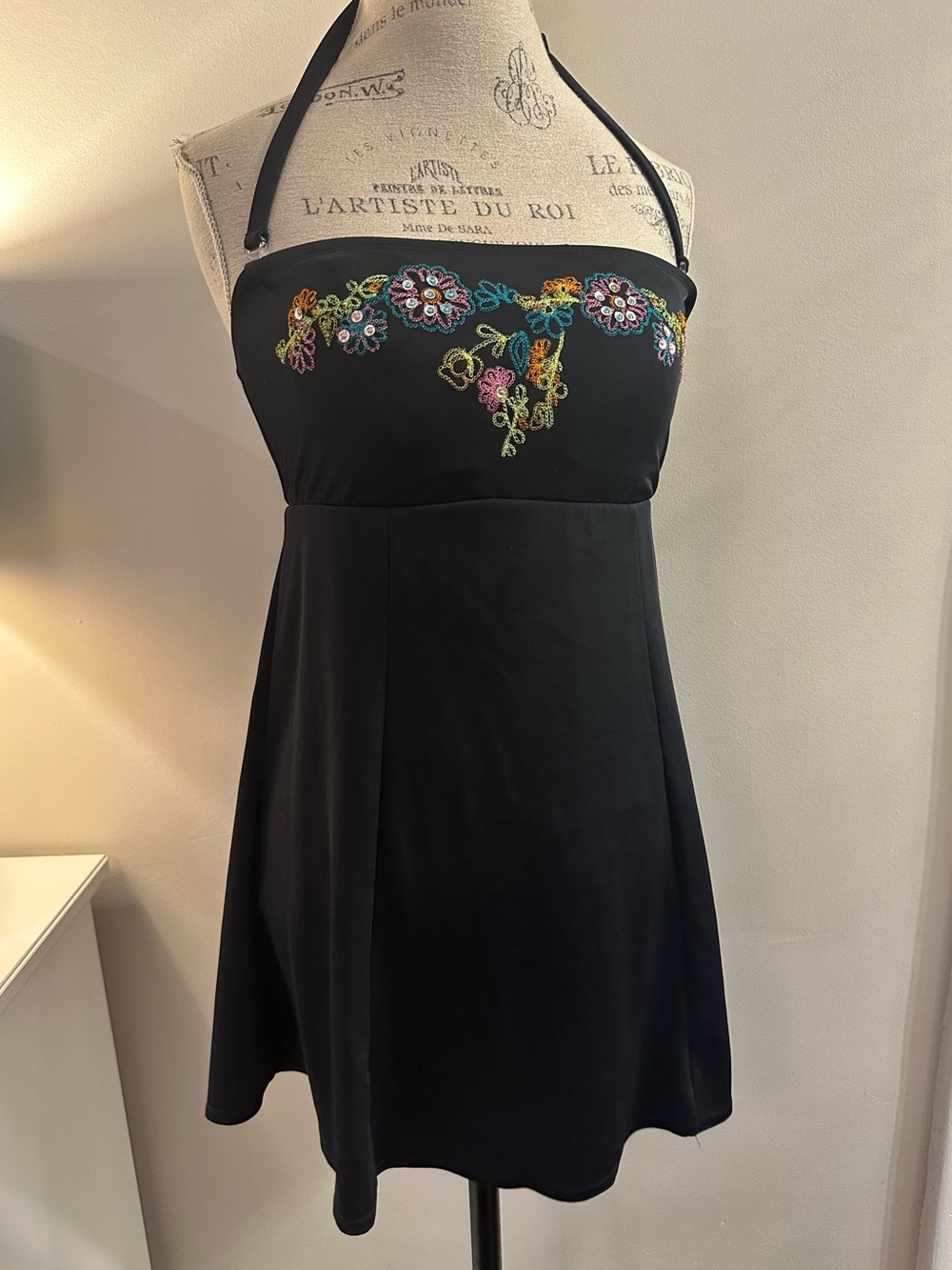 Contour By Beach Scene Black Embroidered One Piece Swim Dress 12 MINT CONDITION